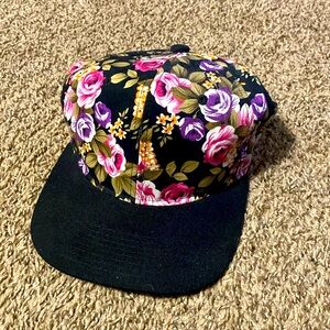Kraniyum floral snap back hat